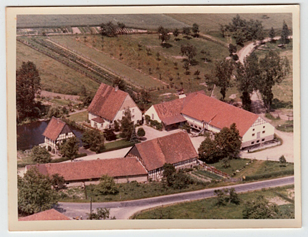 Luftbildfoto eines Bauernhofes - keine Ahnung, wo